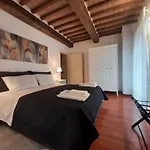 Il Vicoletto Dei Gerani Gubbio