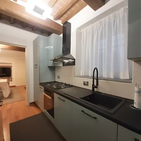 Il Vicoletto Dei Gerani Gubbio