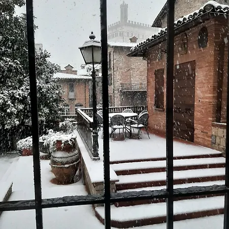 Il Vicoletto Dei Gerani * Gubbio