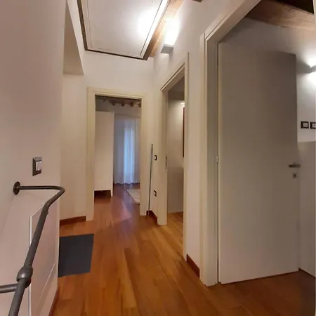 Il Vicoletto Dei Gerani * Γκούμπιο