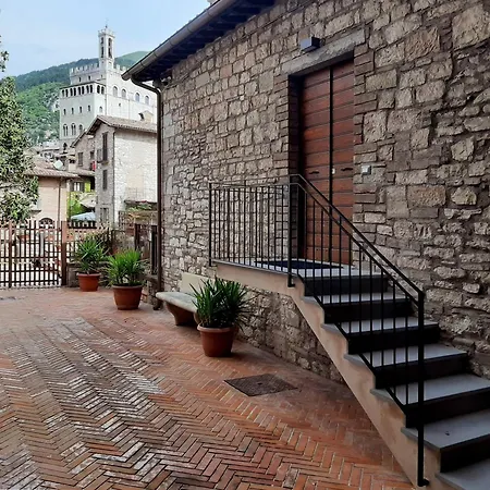 Il Vicoletto Dei Gerani * Gubbio